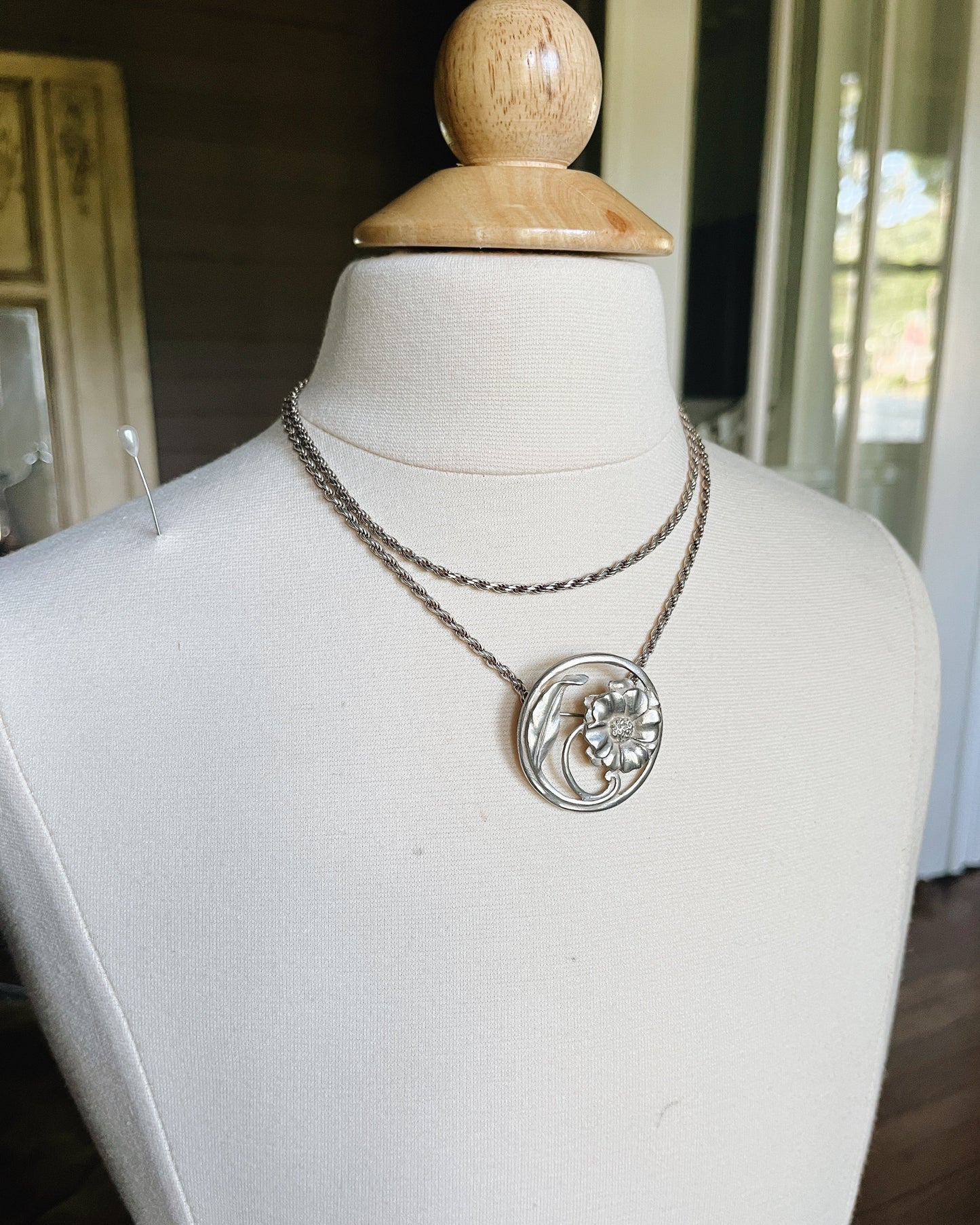 Lily Necklace